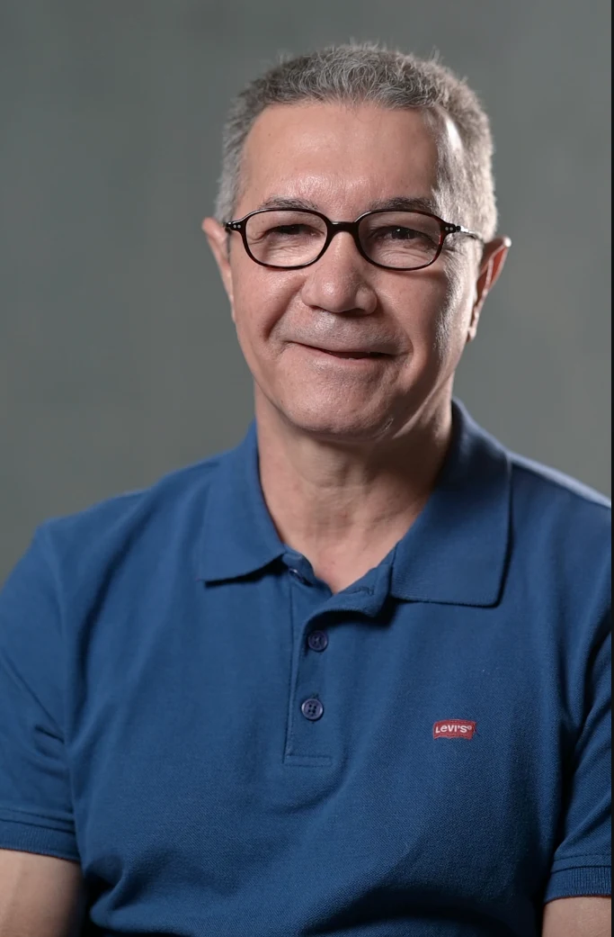 Gilvan, da GDS Instalações Comerciais, com camisa polo azul